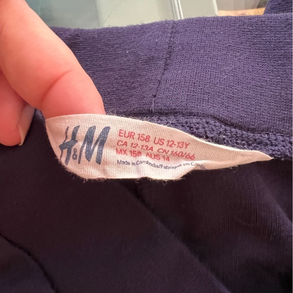 H&m navy blue leggings with zipper fake pockets. Girl size 12/13Y - Picture 5 of 6